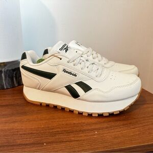 Reebok Classic Leather Athletic Low Top Sneakers AR30142W Womens